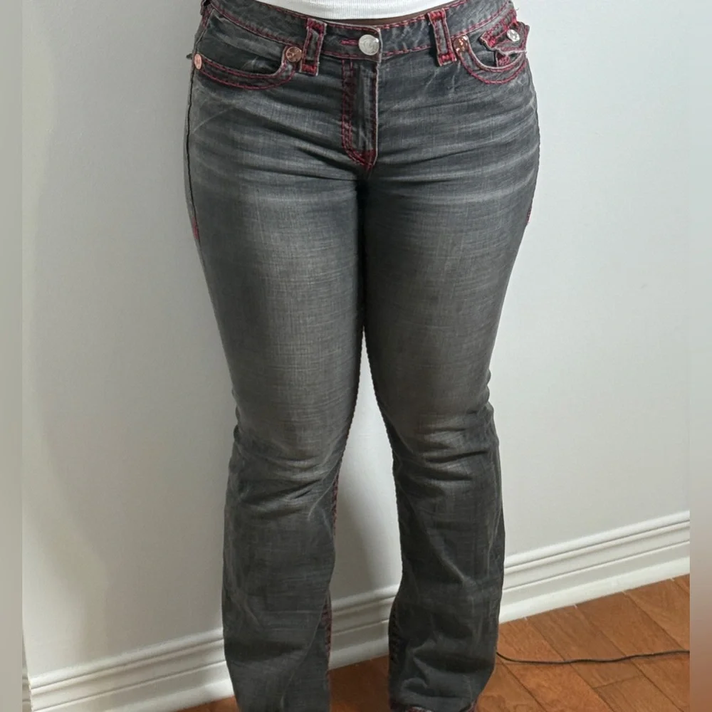 True religion Women's Gray Jeans with red Stitching - Picture 3 of 3